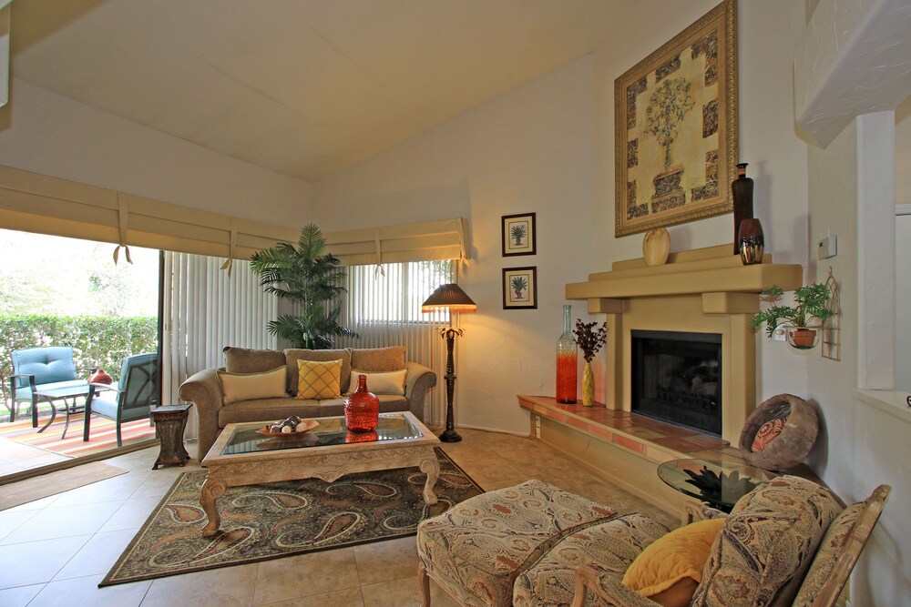Tropical Paradise 2 Bedroom Condo In Palm Desert In Palm