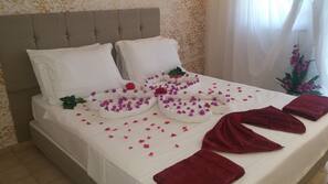 Desk, free cribs/infant beds, rollaway beds, free WiFi