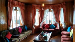 1 bedroom, premium bedding, desk, free WiFi