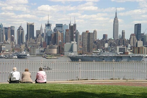 Weehawken Hotels From Hotel Deals Travelocity 1br Private Apartment Minutes Away From Times Square