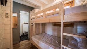 5 chambres, literie de qualité supérieure, fer et planche à repasser