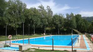 Seasonal outdoor pool