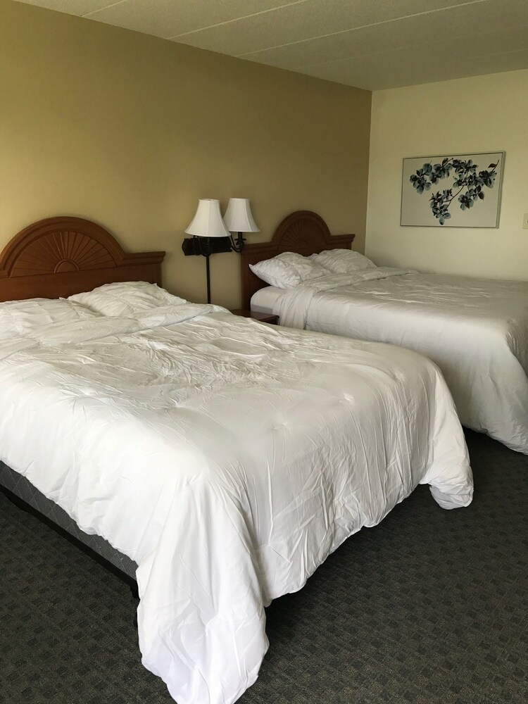 Garden Inn Truck Plaza Rooms, Reviews & Deals (Mound City, USA) Wotif