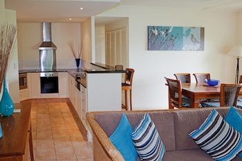 27 At Cayman Villas Deals Reviews Port Douglas Aus Wotif -
