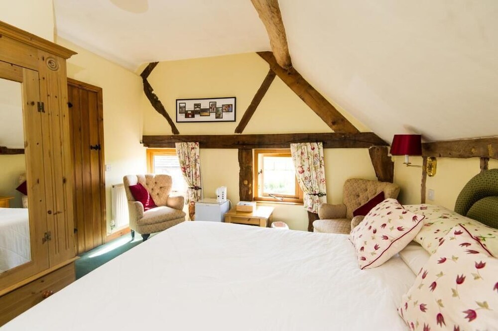 Lowe Farm Bed & Breakfast Leominster Deals & Reviews (Leominster