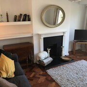 Spacious 2 bedroom flat, 30 mins tube into london, ideal for harry ... Camera da letto harry potter