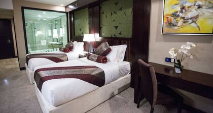 Royale Signature Hotel