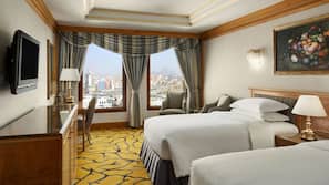 Minibar, in-room safe, desk, iron/ironing board