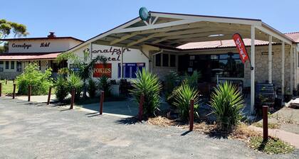 Coonalpyn Hotel
