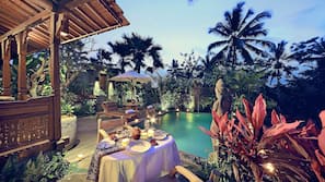 Outdoor pool, pool loungers