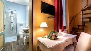 Minibar, in-room safe, desk, iron/ironing board