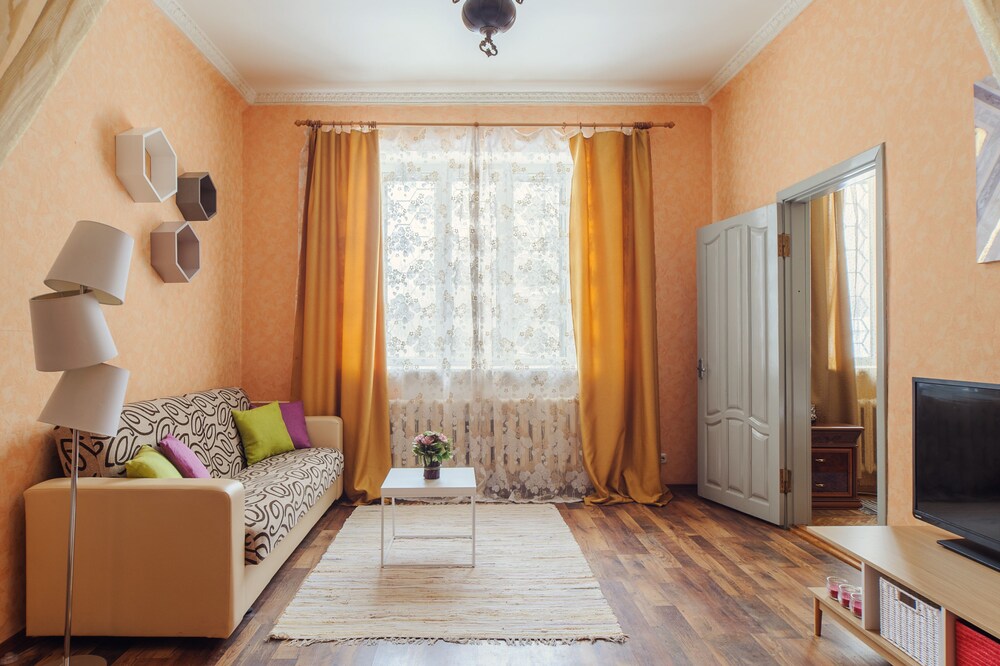 Kvartiras Minsk Apartments 2019 Hotel Prices Expedia Co Uk Point Of Interest Featured Image Interior Entrance