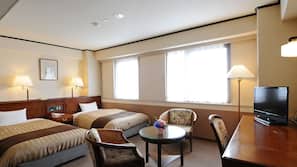 Desk, iron/ironing board, free WiFi, linens