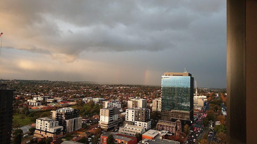 Whitehorse Towers Self Service Apartment Deals & Reviews (Melbourne