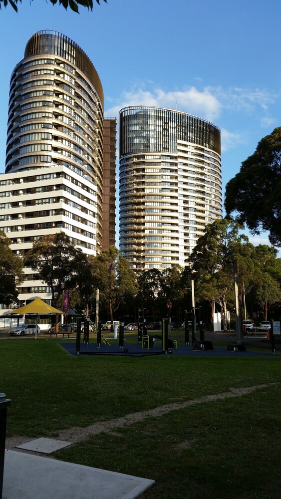 Sydney Olympic Park Apartment