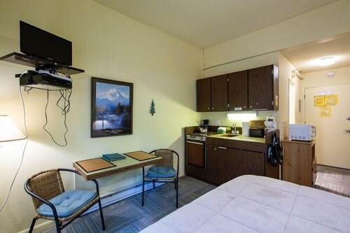 77sll Economical Convenient Kitchenette Sleeps 2 1 Bedroom Condo In Deming Hotel Rates Reviews On Orbitz