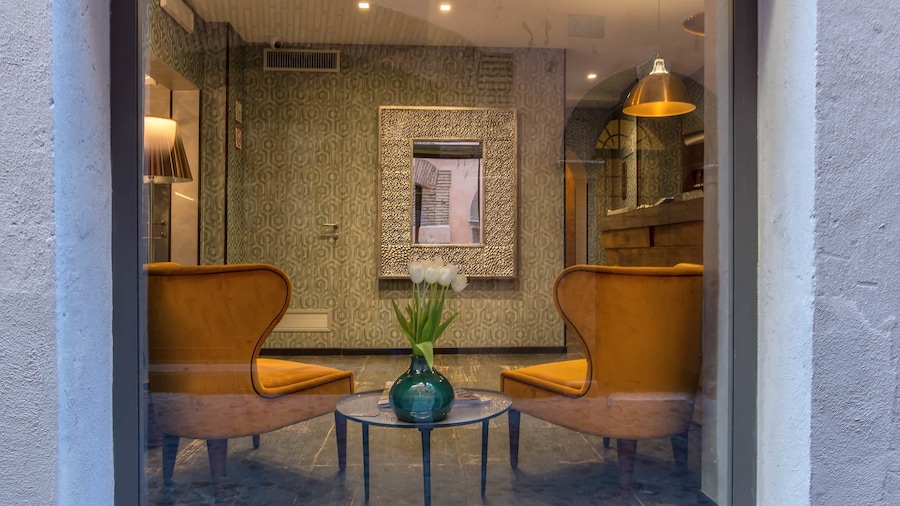 Navona Essence Hotel