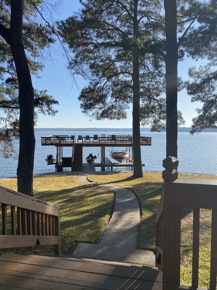 Incredible Cabin on Cedar Creek Lake in Mabank Best Rates & Deals on