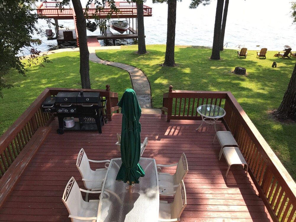 Terrace/patio, Incredible Cabin on Cedar Creek Lake