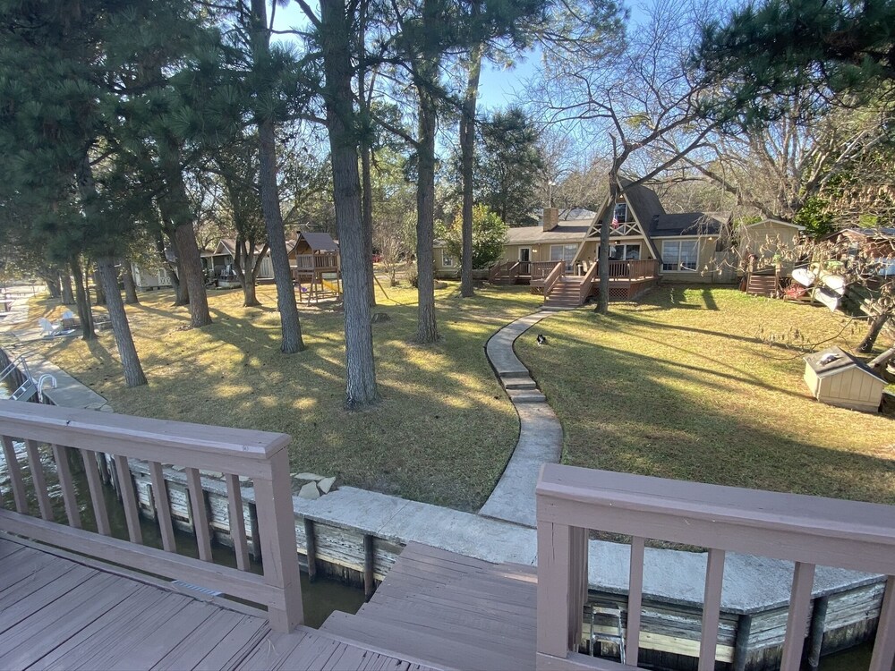 Incredible Cabin on Cedar Creek Lake in Mabank Best Rates & Deals on