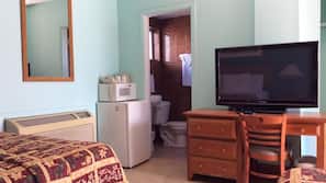 Premium bedding, desk, iron/ironing board, free WiFi