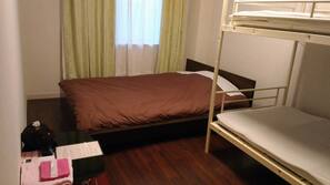 Cofres nos quartos, individualmente decorados