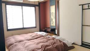 Cofres nos quartos, individualmente decorados