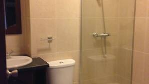 Free toiletries, hair dryer