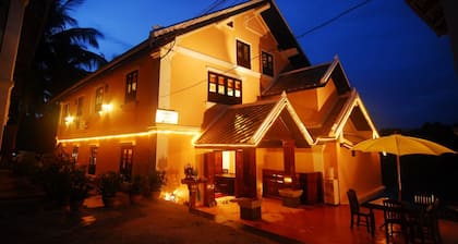 Merry Riverside Hotel