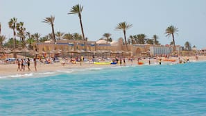 Plage privée, parasols, serviettes de plage, beach-volley