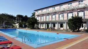 Piscina all'aperto