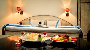 Desk, iron/ironing board, free WiFi