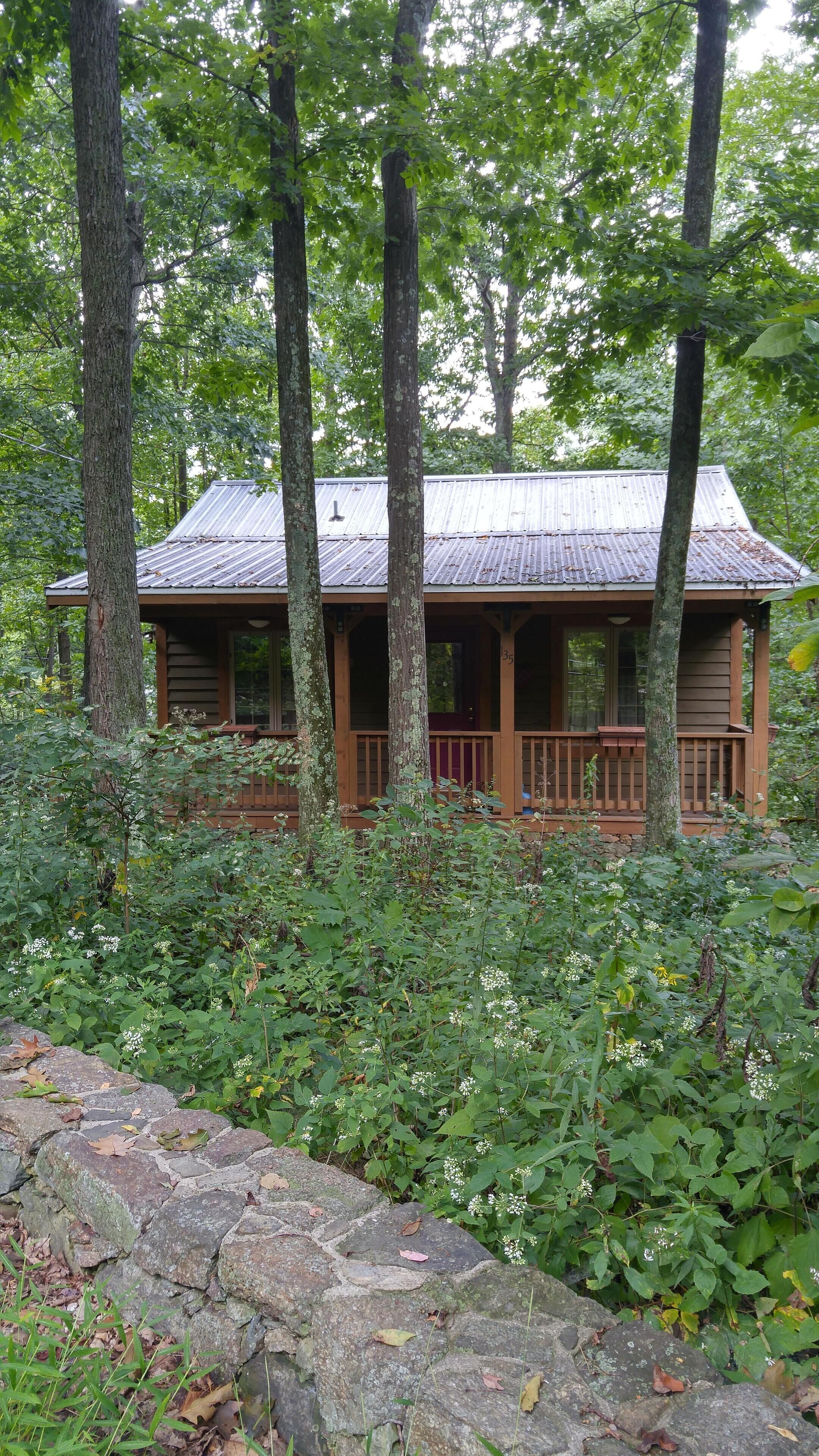 A mountain retreat, solitude for singles, a romantic getaway for couples... in Winchester, United States