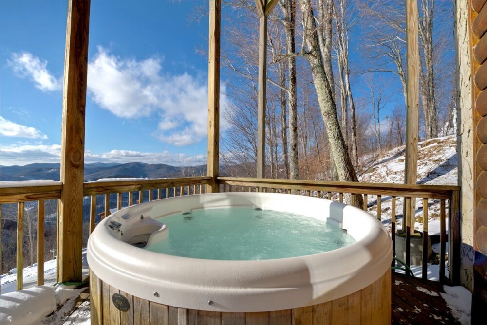 Black Bear Lodge at Scenic Wolf Resort 3 Br Cabin in Asheville Best