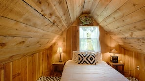2 bedrooms, WiFi, linens