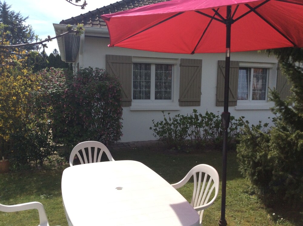 Gite Au Bon Air In Camiers Sainte Cecile In Camiers Hotel Rates