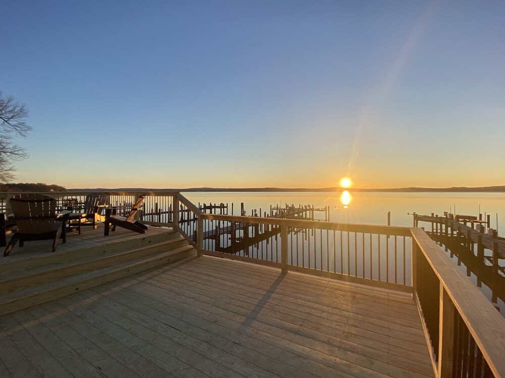 Waterfront house with amazing views Top of the Chesapeake, MD's best kept secret in Perryville