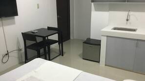 Desk, free WiFi, linens