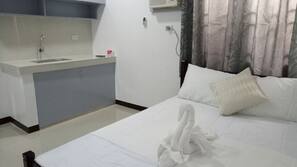 Desk, free WiFi, linens