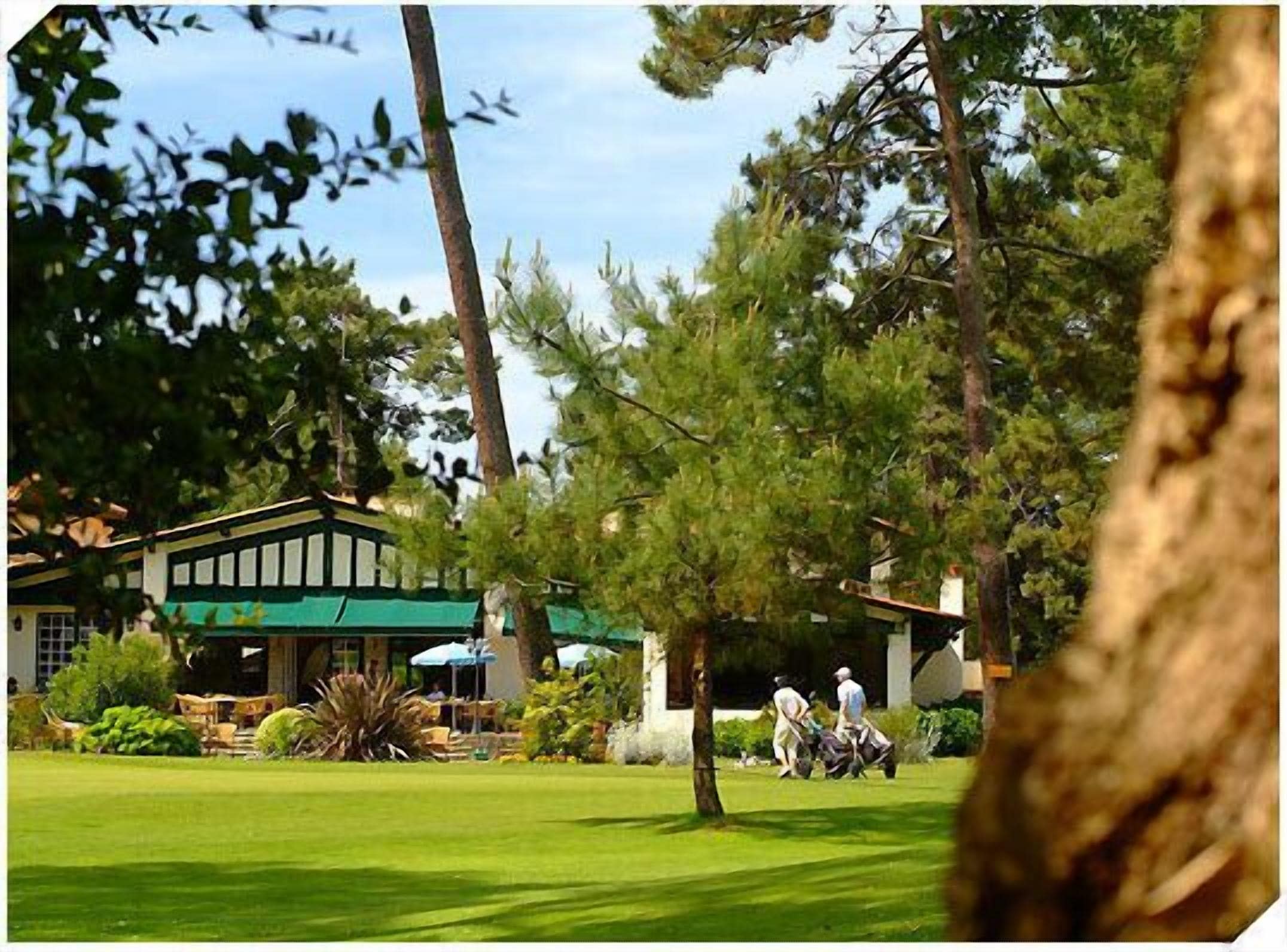 Beachfront residential flat (4p) in Hossegor with pool + parking + bikes in Soorts Hossegor, France