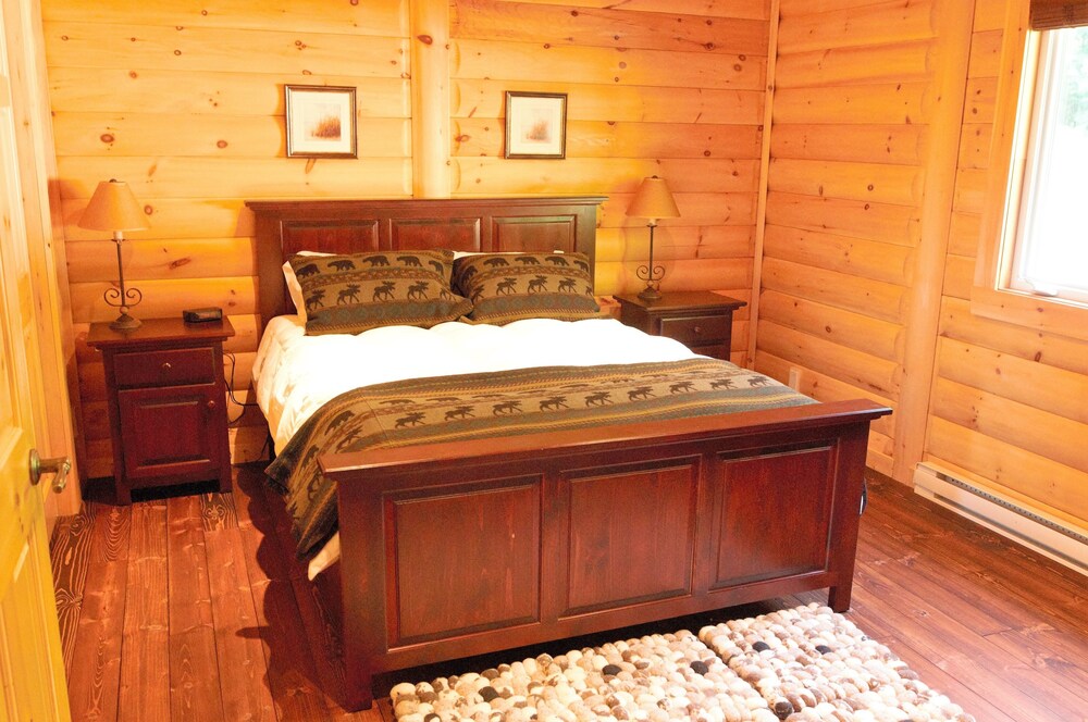 Selenia Lodge: AU$435 Rooms, Reviews & Deals (Amherst, CAN) | Wotif