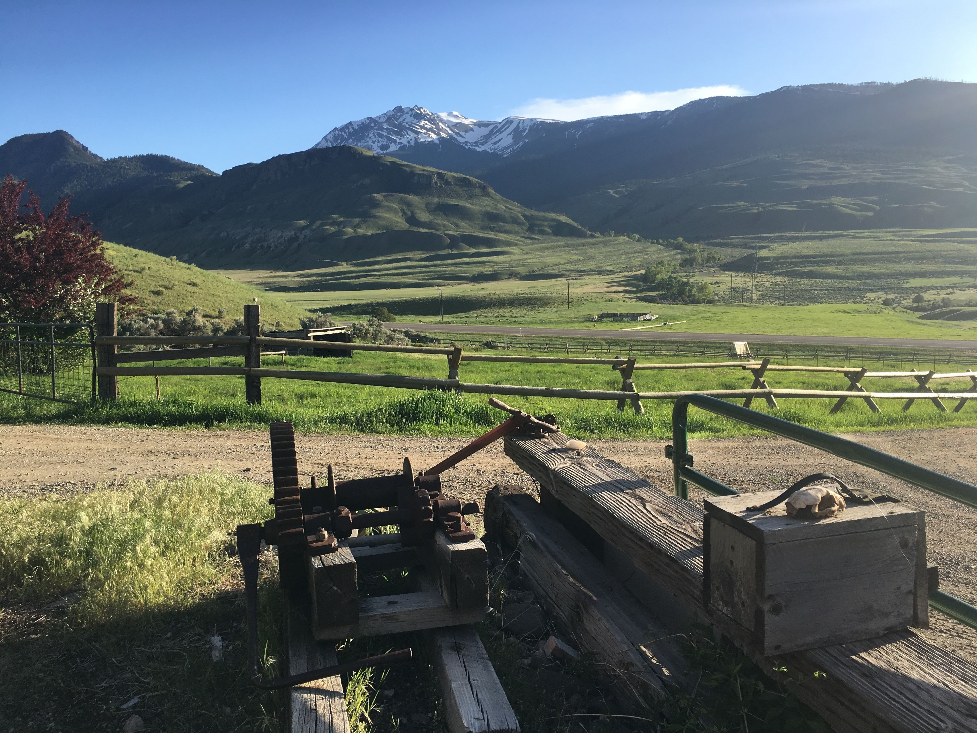 Little Trail Creek Cabins In Gardiner Mt Expedia