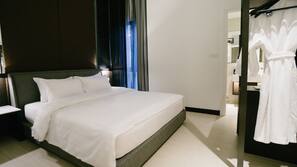 In-room safe, desk, iron/ironing board, free WiFi