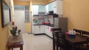 Full-sized fridge, hob, coffee/tea maker, electric kettle