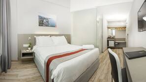 In-room safe, desk, iron/ironing board, free WiFi