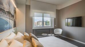 1 bedroom, in-room safe, desk, soundproofing