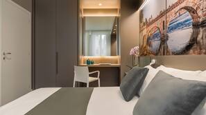 1 bedroom, in-room safe, desk, soundproofing