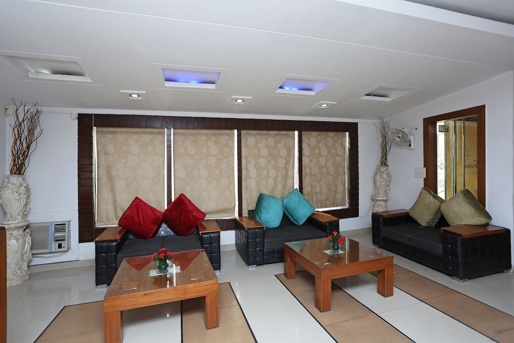 Oyo 7655 Om Paradise Hotel In Delhi India Expedia - 