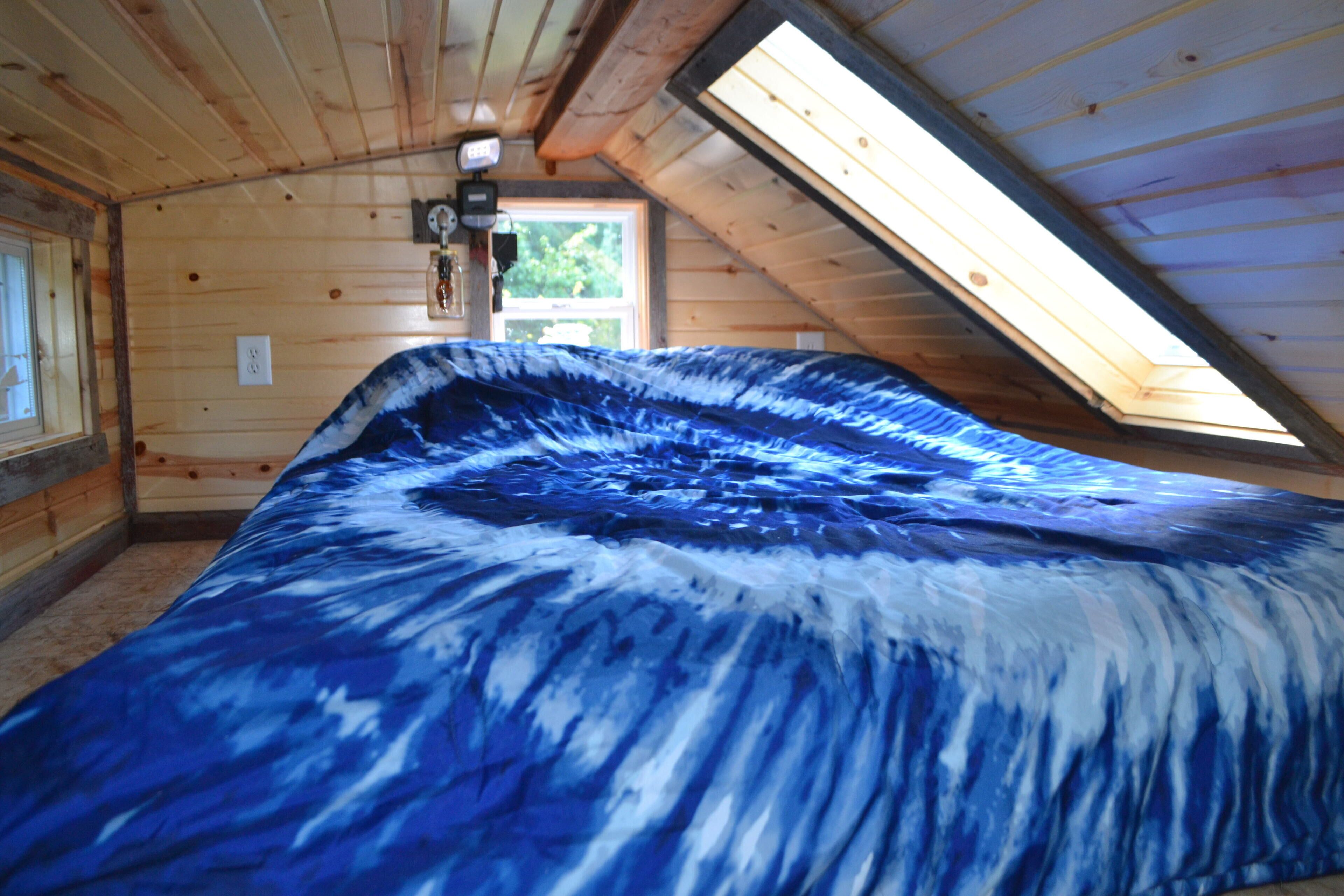 Tiny House-Cozy Log Cabin Tucked in Wisconsin Dells, United States