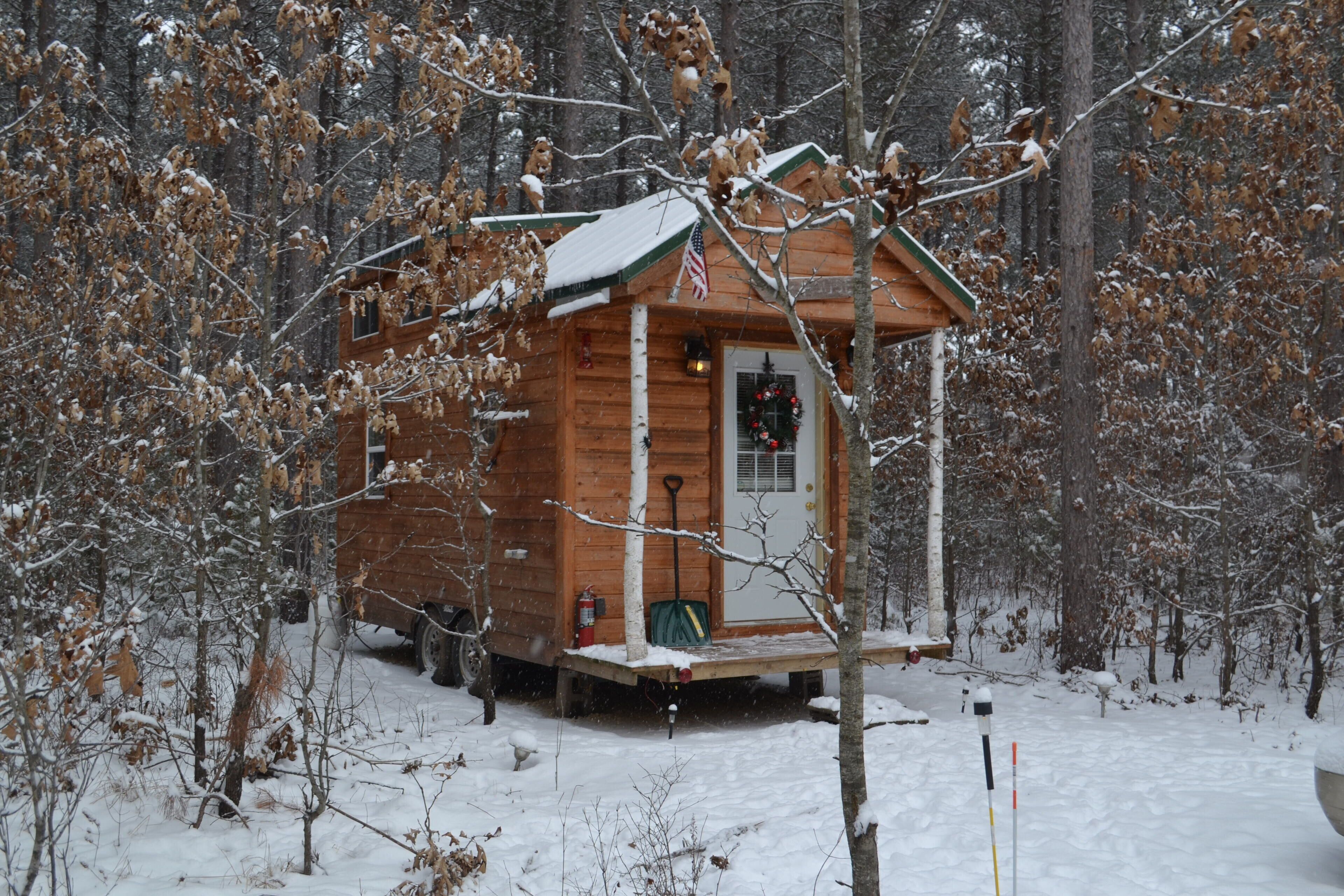 Tiny House Cozy Log Cabin Tucked In The Tall Pines Near Devil S